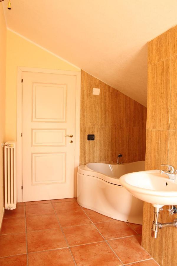 B&B Il Castello Vico Del Gargano Habitación foto